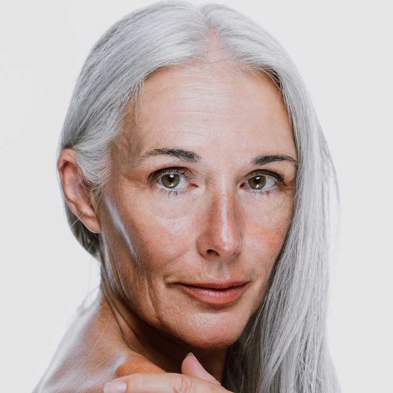 beautiful mature woman3